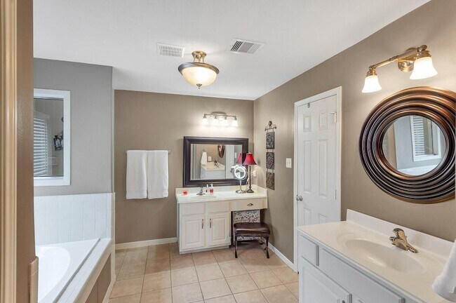 Building Photo - 24514 Cobble Canyon Ln