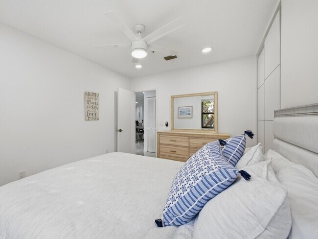Building Photo - 5157 Floria Way