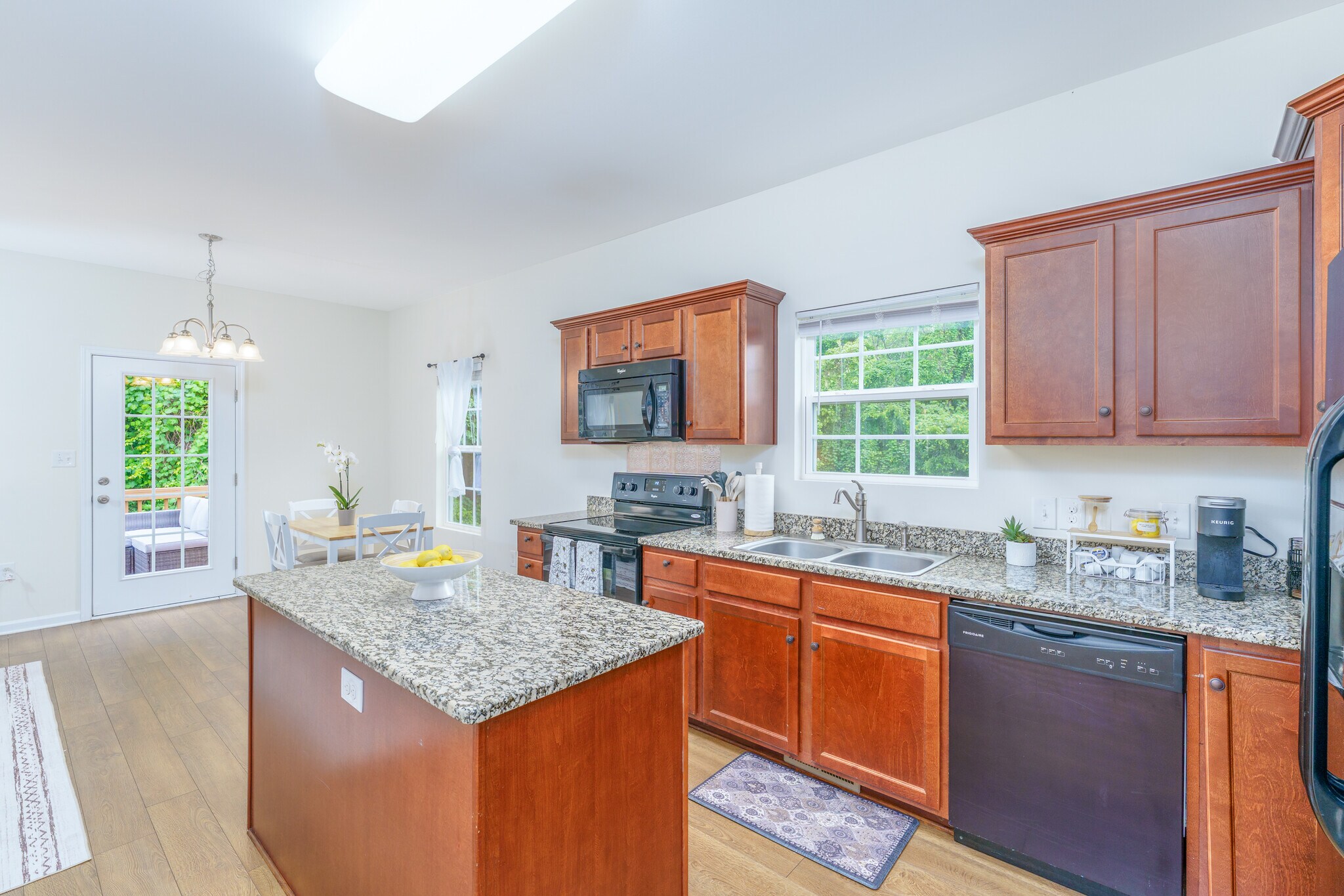 Building Photo - 131 High Bluff Cir