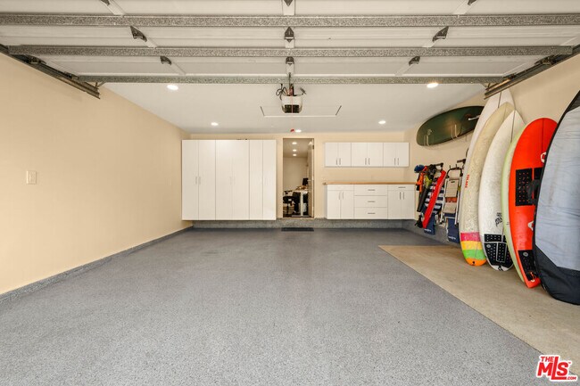 Building Photo - 6112 W 77th St
