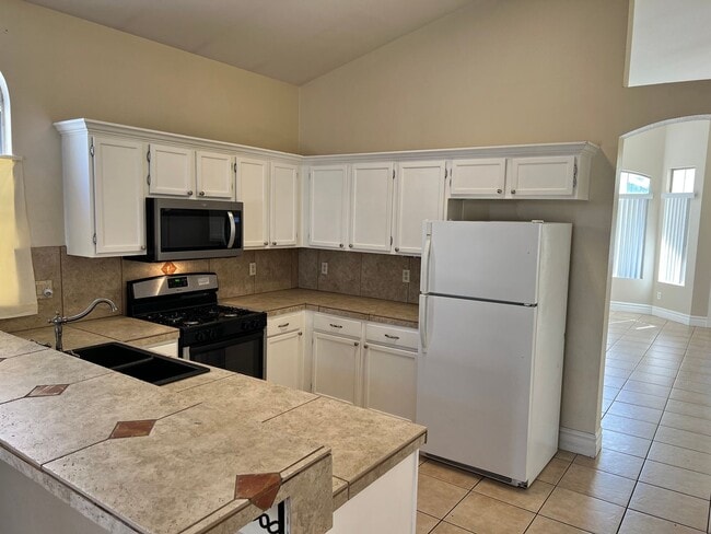 Building Photo - Desert Creek gem