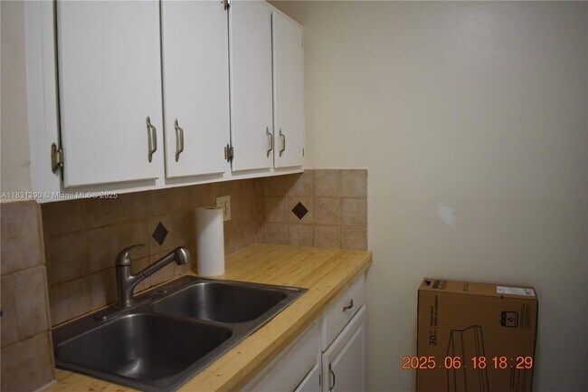 Building Photo - 4272 NW 89th Ave