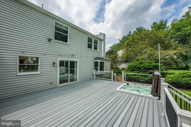 Building Photo - 11209 Maine Cove Dr