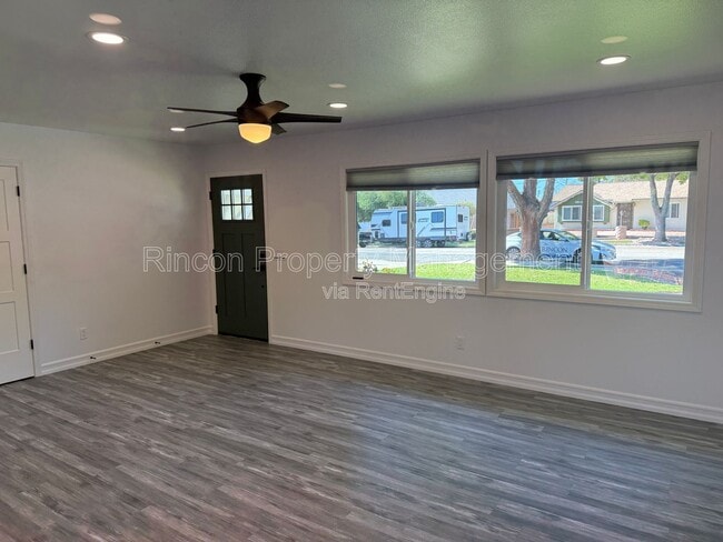 Building Photo - 102 Hoover Ave