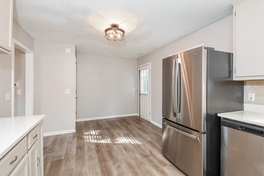 Building Photo - 3756 Cherokee Overlook Dr