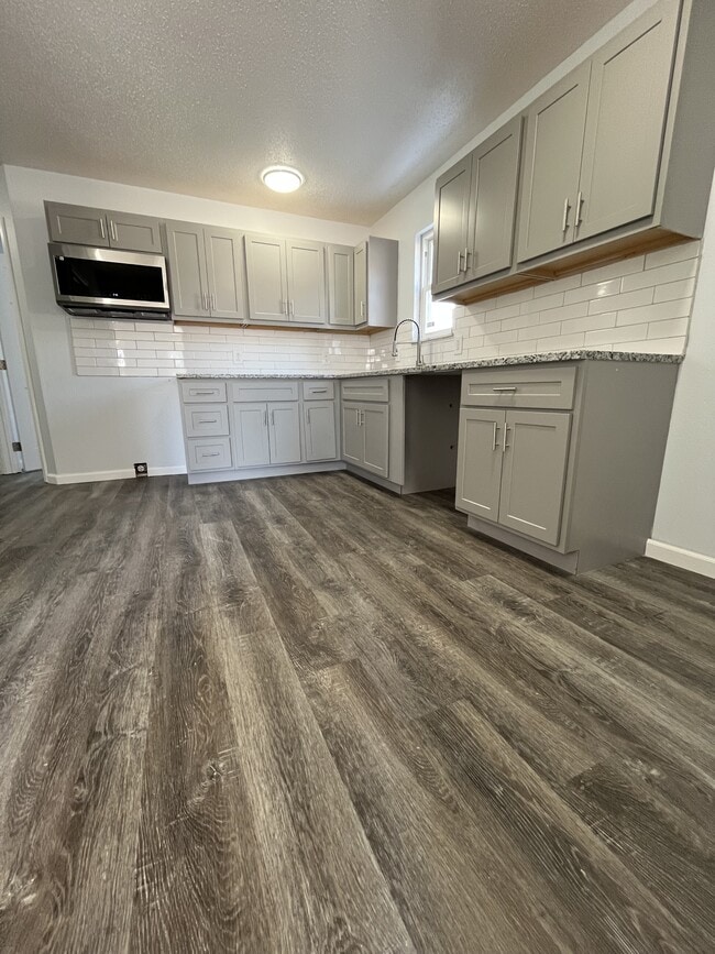 Building Photo - 119 S 8th St