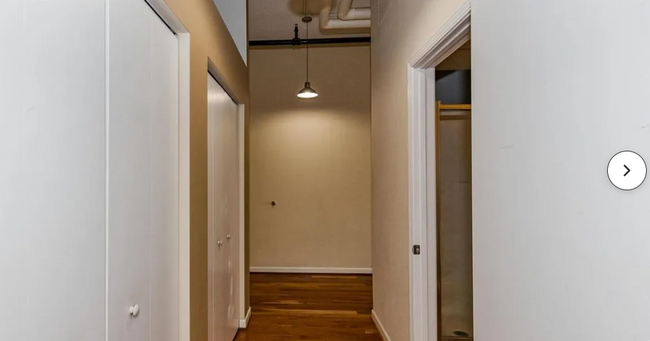 hallway with storage closets (left) - 1501 Locust St