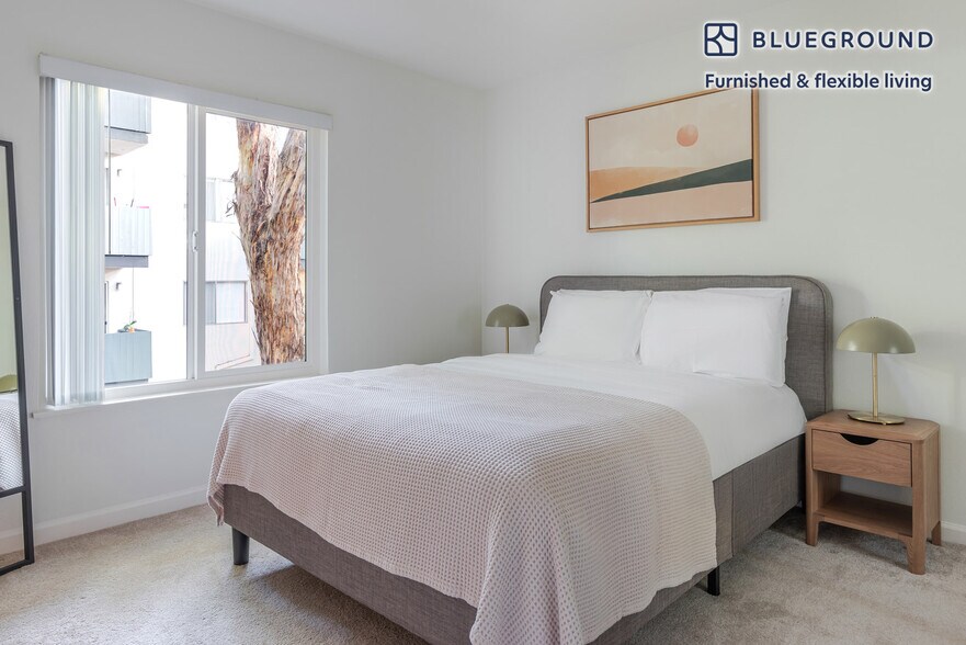 Building Photo - 141 Wellesley Cres