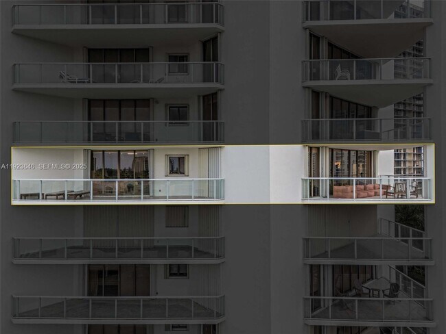 Building Photo - 19500 Turnberry Way