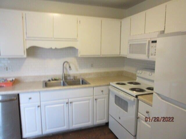 Building Photo - 5031 Chateau Ave