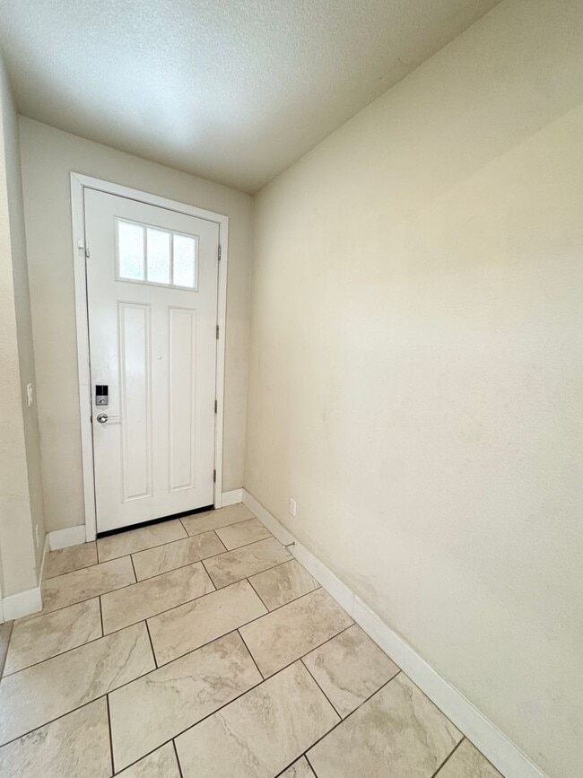 Building Photo - Resort-Style Living in Natomas Meadows | 4BD + Clubhouse & Pools SEE VIDEO