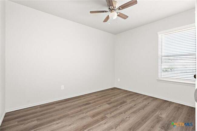 Building Photo - 103 Lost Trl