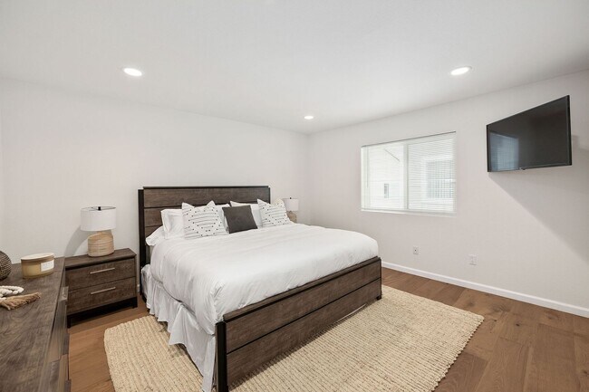 Building Photo - Beachside Retreat – Steps to the Sand in Hermosa Beach!
