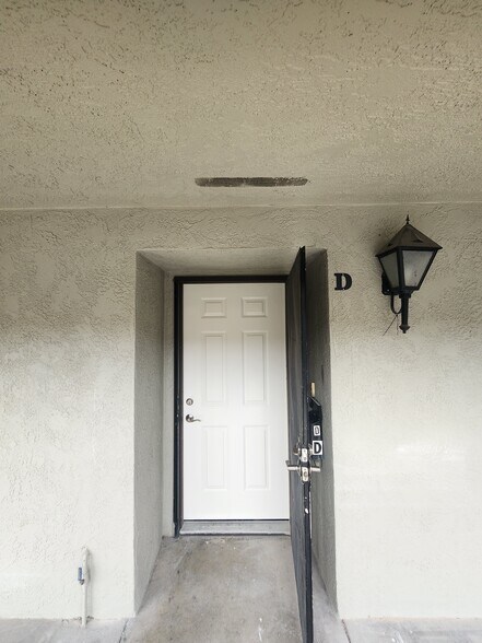 Front Entrance - 431 S Simpson Ave