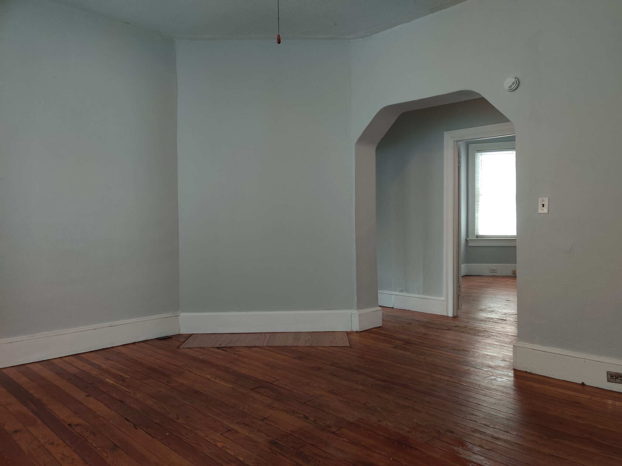 Building Photo - 915 W Elm St