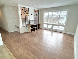 Building Photo - 306 Hooper Rd