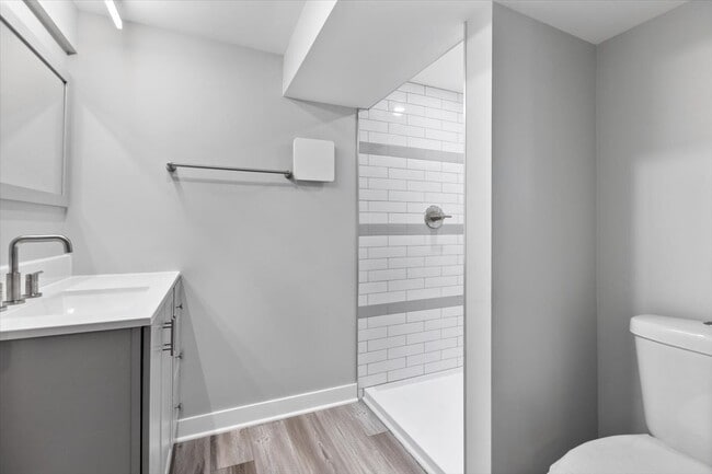 Building Photo - 9108 S Utica Ave