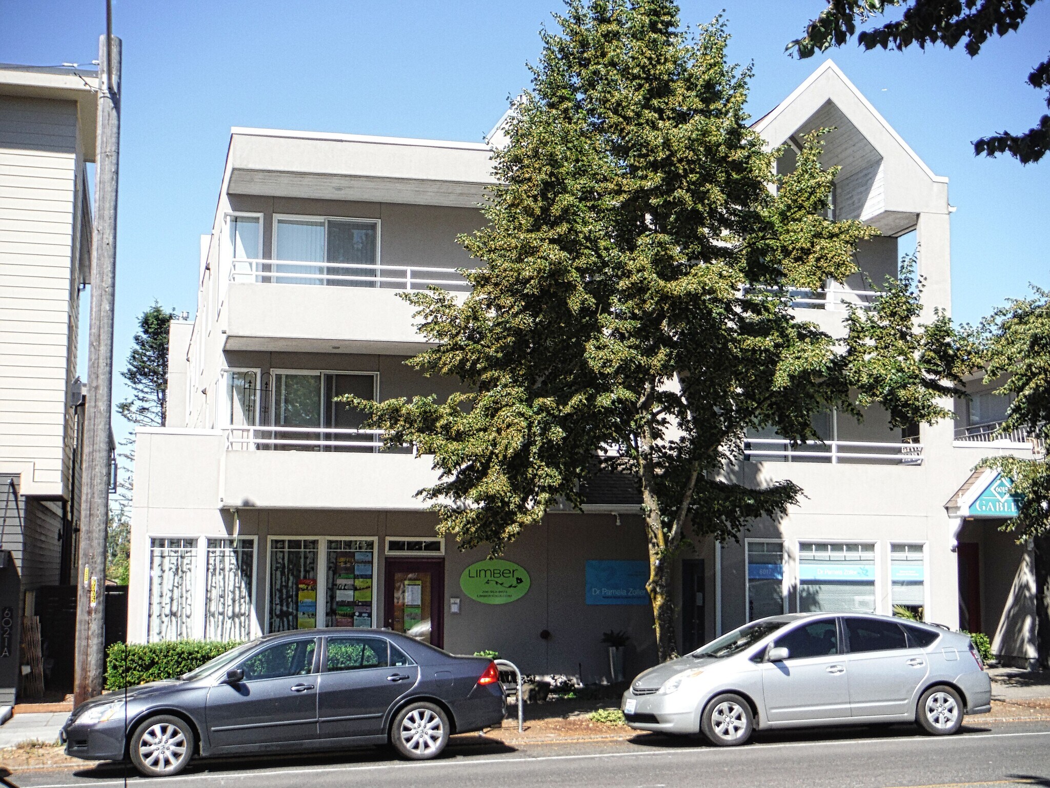 Building Photo - 6015 California Ave SW