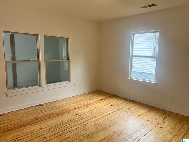 Building Photo - 309309 Iota Ave S