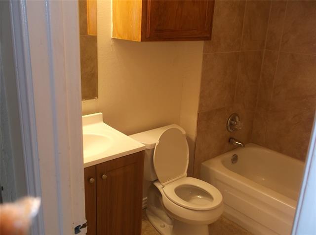 Building Photo - 9809 Walnut St