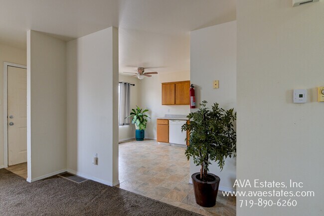Building Photo - 531 S Angus Ave