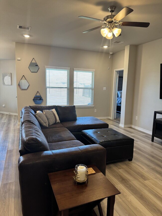 Building Photo - "Charming 3-Bed, 2-Bath Home in Bryan, TX!"