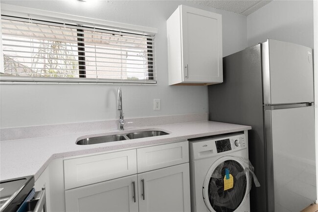 Building Photo - 1108 Bartow Rd