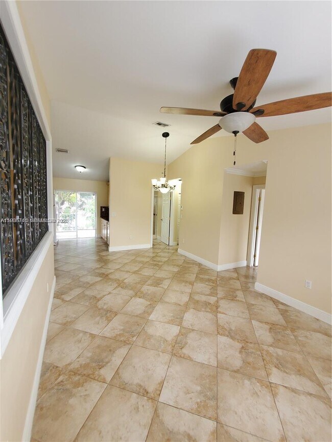 Building Photo - 7841 SW 152nd Ave