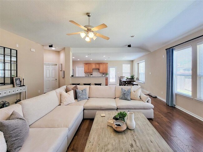 Building Photo - 17110 Tupelo Garden Cir