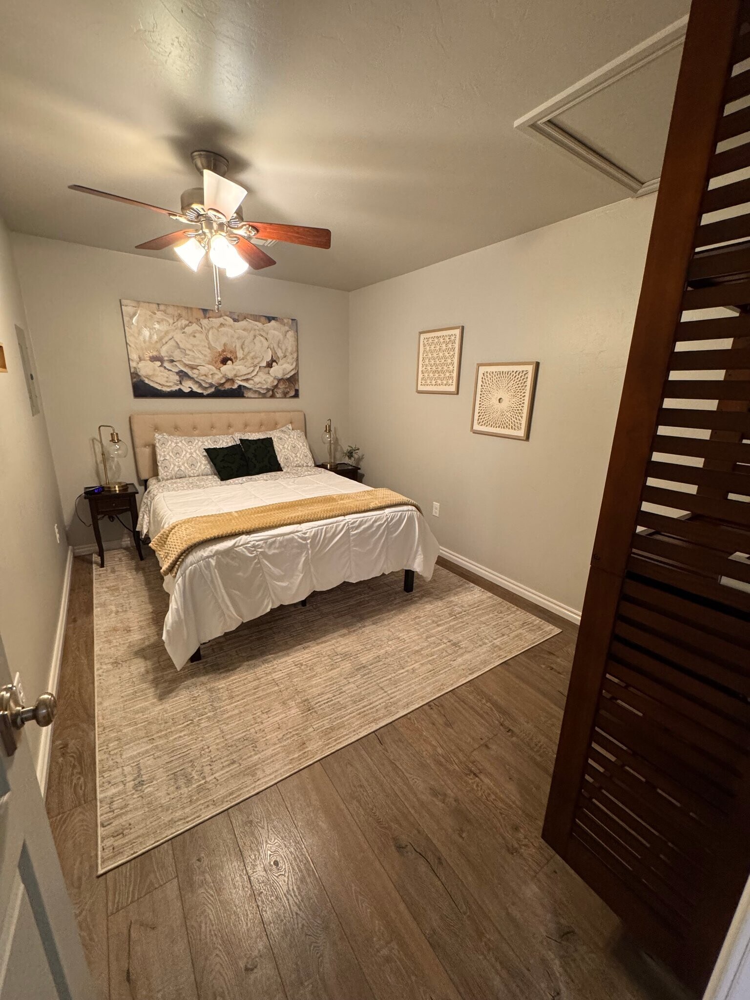 Building Photo - 1207 W Gore Blvd