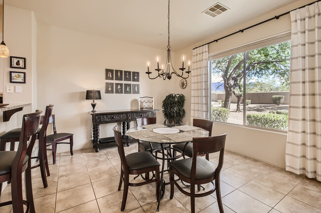 Comfortable dining room with 2 bar stools breakfast nook - 19475 N Grayhawk Dr