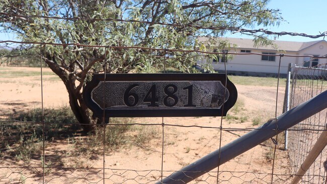 Building Photo - Acreage