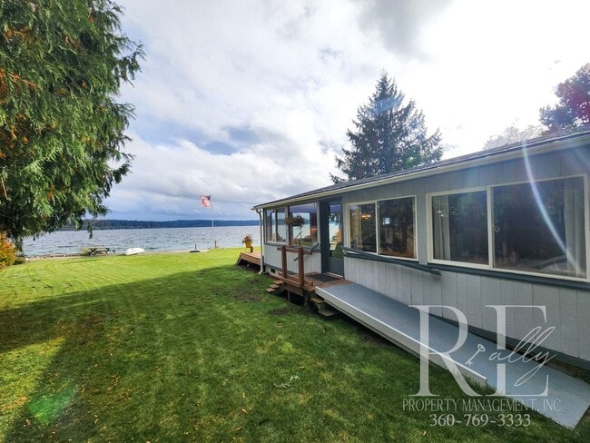 Building Photo - Seasonal Escape on Serene No-Bank Waterfro...