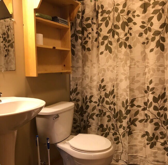 Building Photo - 332 Hilltop Ct