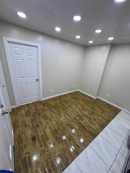 Building Photo - 1885 Eastern Pky