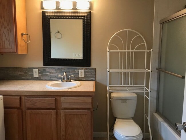 Building Photo - 4 Bedroom Duplex