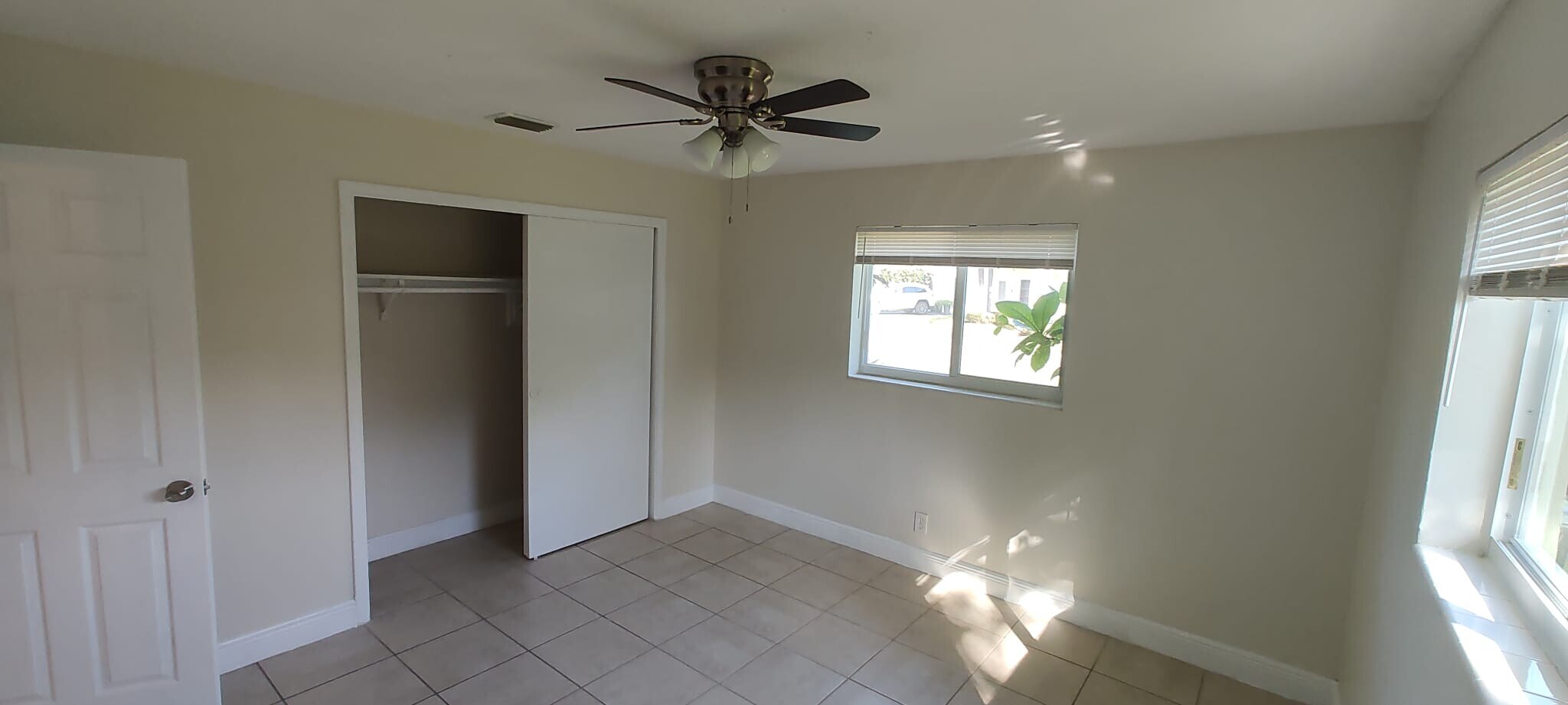 Building Photo - 2504 NW 9th Ln