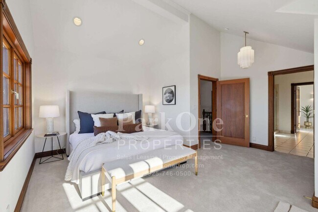 Building Photo - Short term, furnished possible for this magnificent home.