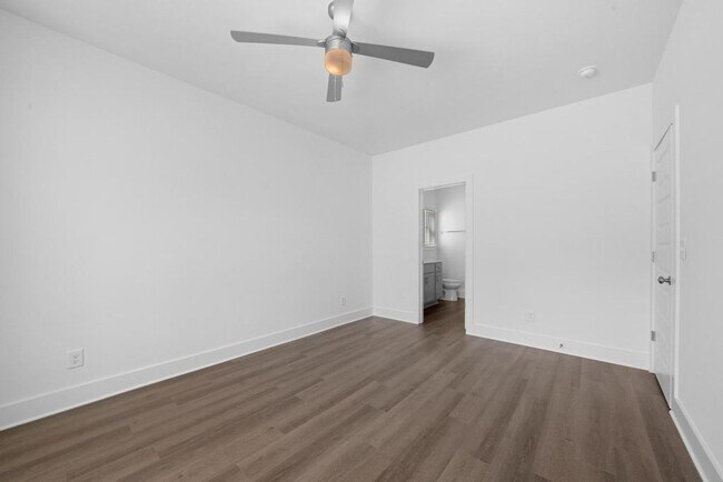 Building Photo - Spacious Home with Fenced Backyard!