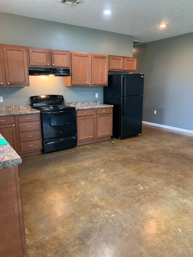 Building Photo - Apartment for lease