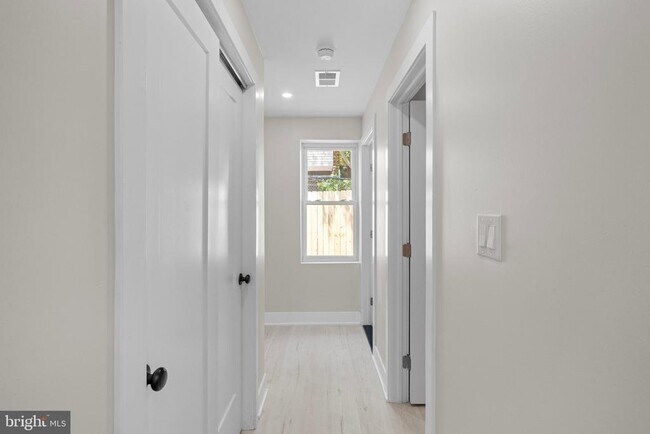 Building Photo - 1626 S 24th St