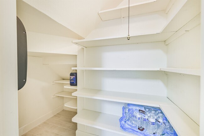 Building Photo - 2505 Watertown Mall St