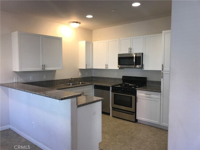 Building Photo - 815 Humbert Ave