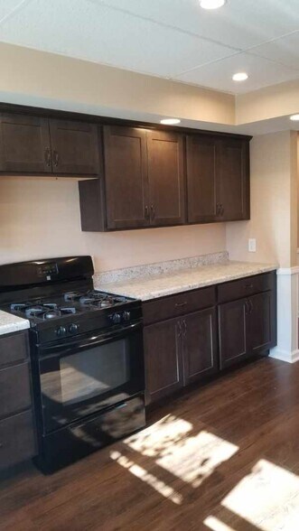 Primary Photo - 903 N 3rd St
