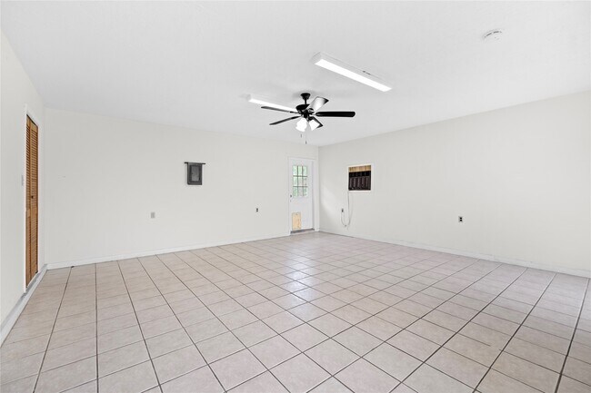 Building Photo - 4135 Levonshire Dr