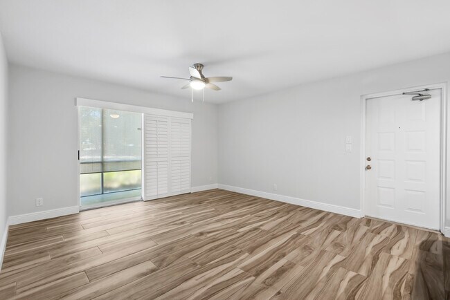 Building Photo - 2518 SE Anchorage Cove