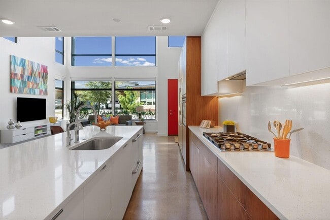Building Photo - 480A Starlight Village Unit