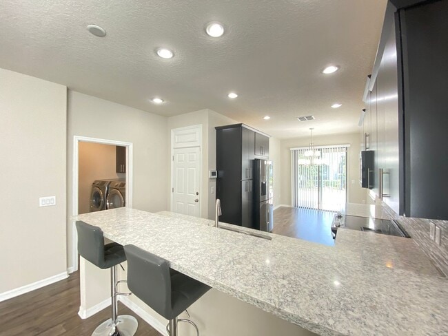 Building Photo - 3Bdrm 2.5 Bath 2-Car garage ---- Tapestry ...