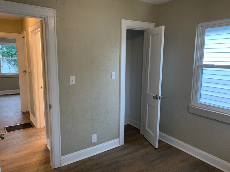 Building Photo - 4815 Ohio St