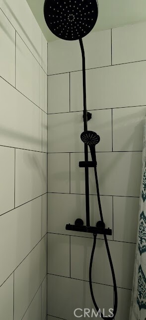 Building Photo - 18822 Cranbrook Ave